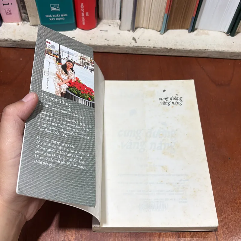 II Văn Học: Cung Đường Vàng Nắng - Dương Thuỵ - 2012 751621