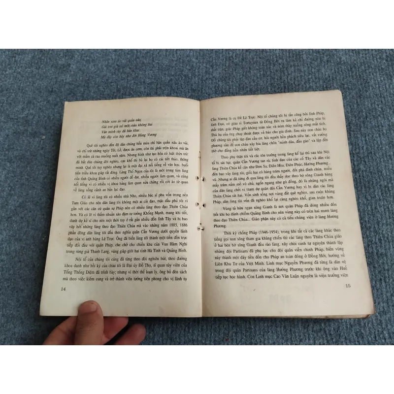 TÂM SỰ TƯỚNG LƯU VONG - HỒI KÝ HOÀNH LINH ĐỖ MẬU 701884