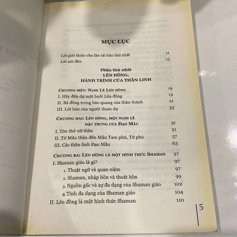 LÊN ĐỒNG - HÀNH TRÌNH CỦA THẦN LINH VÀ THÂN PHẬN 970189