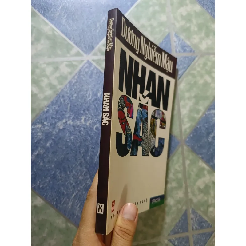 Nhan sắc - Dương Nghiễm Mậu 927790