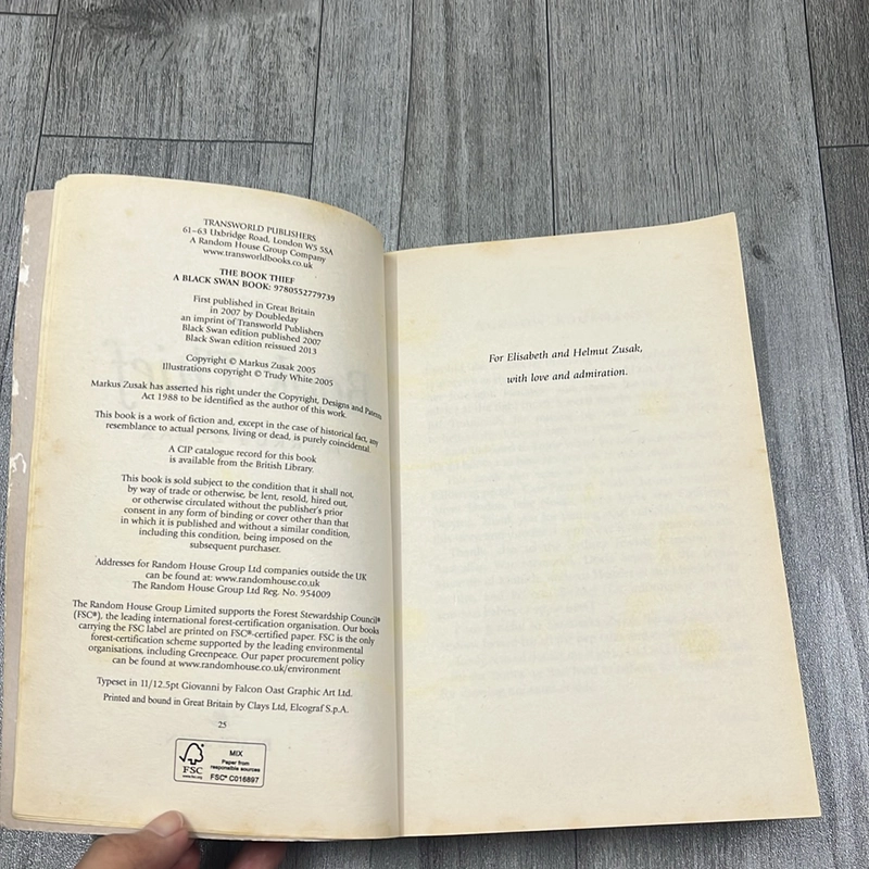 The book thief- Markus zuúak. 2a4 527769