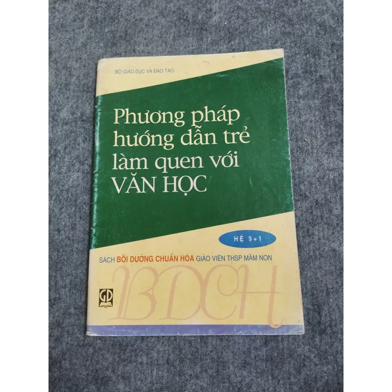 PHƯƠNG PHÁP HƯỚNG DẪN TRẺ LÀM QUEN VỚI VĂN HỌC 570598
