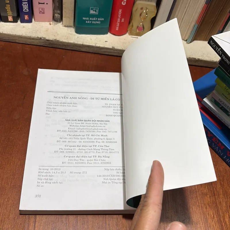 II Tiểu Luận, Phê Bình: Nguyễn Anh Đông _ Đi Từ Miền Lá Cỏ - TS. Đỗ Thị Thu Huyền - 2013 786222