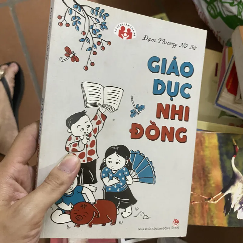 Sách giáo dục nhi đồng 308369