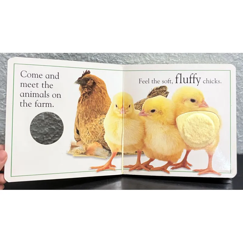 Board book sờ chạm - Touch and Feel: Farm (DK) 995012