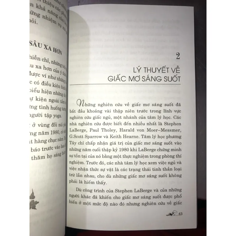 Biết mình đang mơ - Thực hành thiền định để có giấc mơ sáng suốt  714028