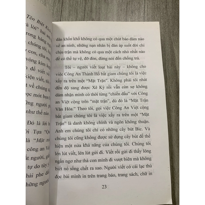 Những tên biệt kích cầm bút. 999 458319