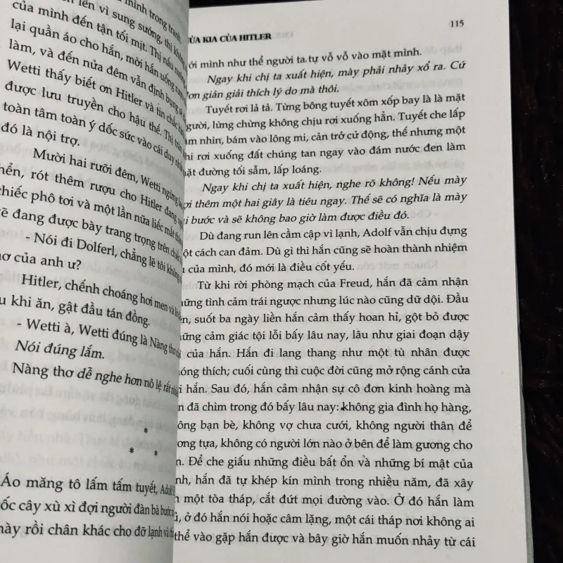 Nửa kia của Hitler 973317