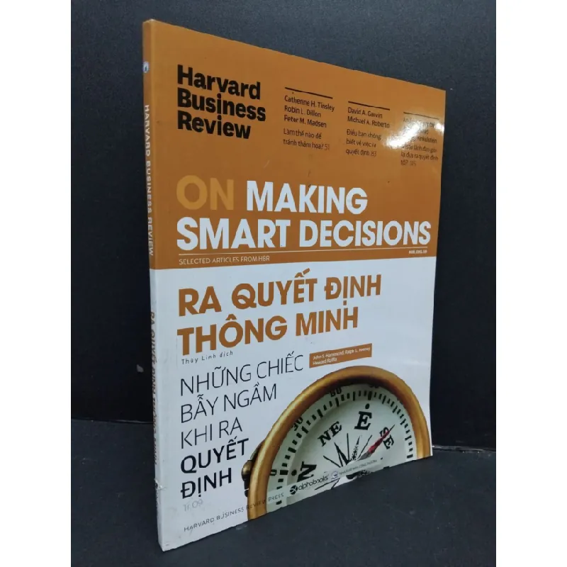 [Sách Cũ SCGR] Ra quyết định thông minh - Harvard Business Review mới 90% bẩn nhẹ 2019 HCM2809 KỸ NĂNG 678669