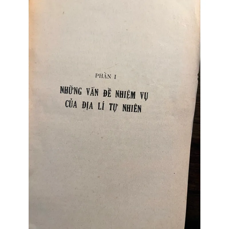 📖 Những qui luật cấu trúc và phát triển của môi trường địa lý (xb 1972) 565181