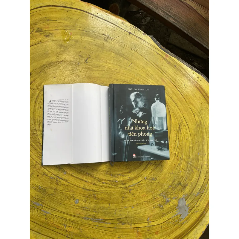 NHỮNG NHÀ KHOA HỌC TƯƠNG LAI- ANDREW ROBINSON 603286