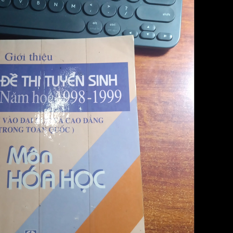Đề thi tuyển sinh 1998-1999 447451