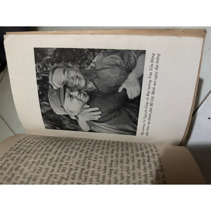 Sách Đại Thắng Mùa Xuân - đại tướng Văn Tiến Dũng  1010946