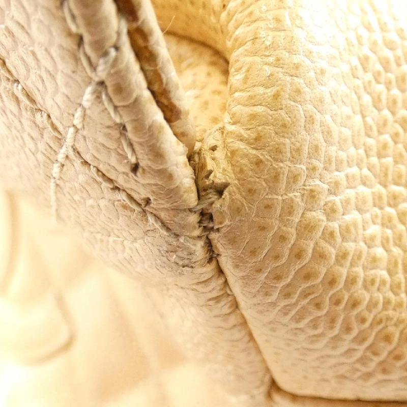 Túi xách chéo Chanel 18004 612988