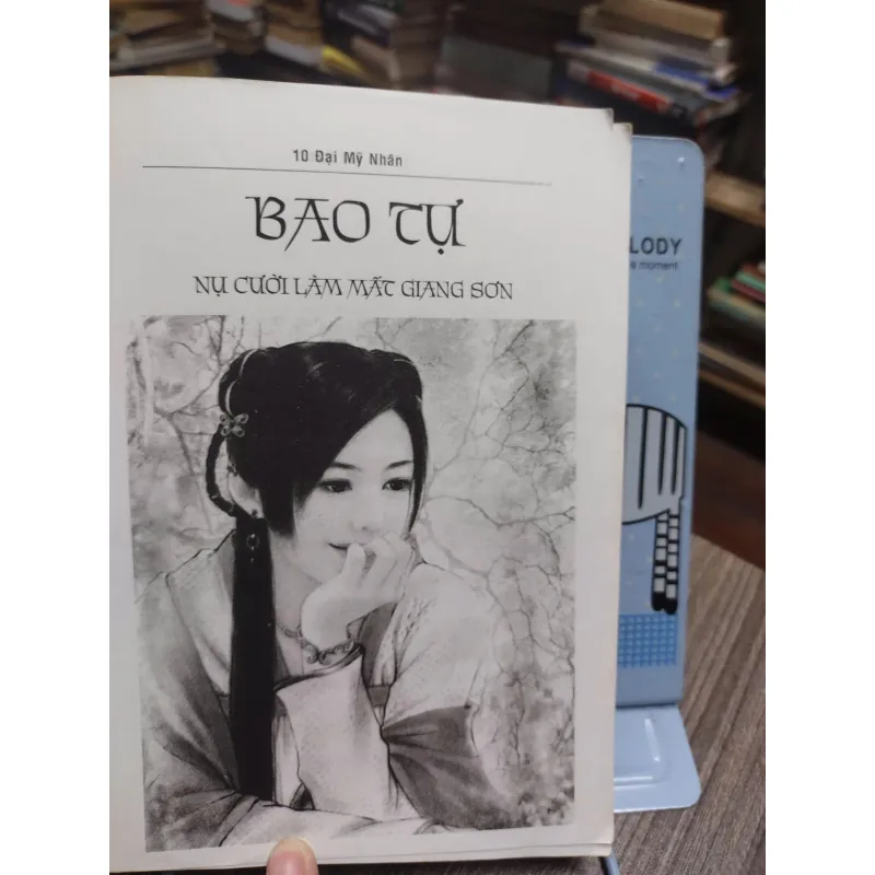 Sách: 10 Đại Mỹ Nhân Trung Quốc - Huyền Cơ (A2) 589085