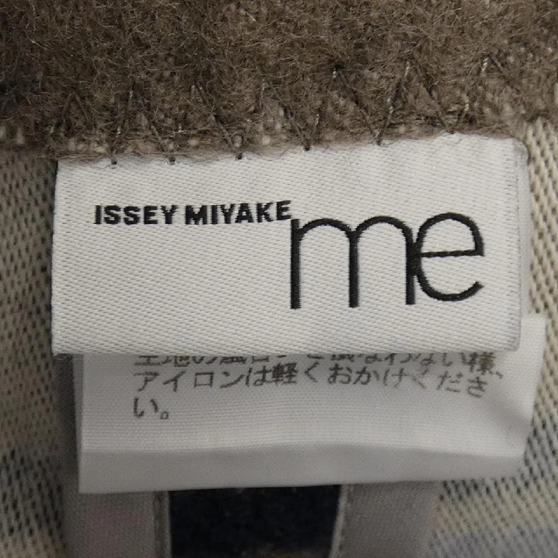 Quần short ISSEY MIYAKE 654833