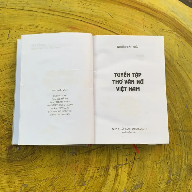 TUYỂN TẬP THƠ VĂN NỮ VIỆT NAM 789717