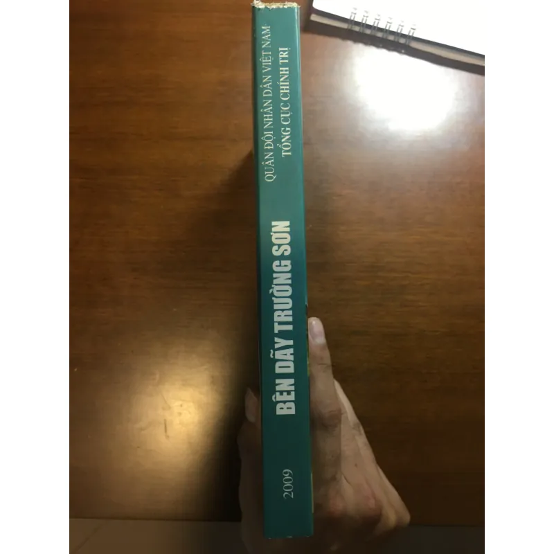 [HỒI KÝ] Bên dãy trường sơn - Nhiều tác giả 604813