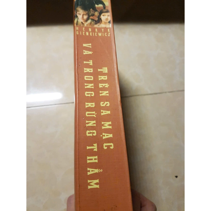 Trên sa mạc và trong rừng thẳm - tác phẩm đoạt giải Nobel văn học 337145