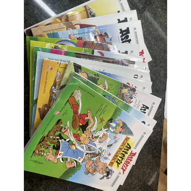 13 quyển truyện trang Asterix R. Goscinny, A. Uderzo 689299