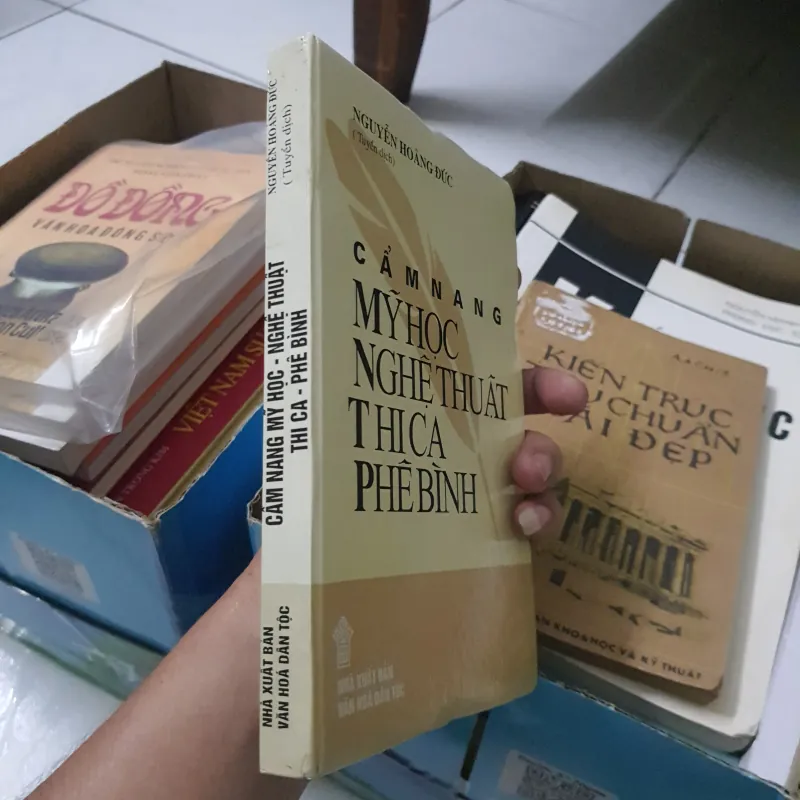 Cẩm nang mỹ học nghệ thuật thi ca phê bình 960733