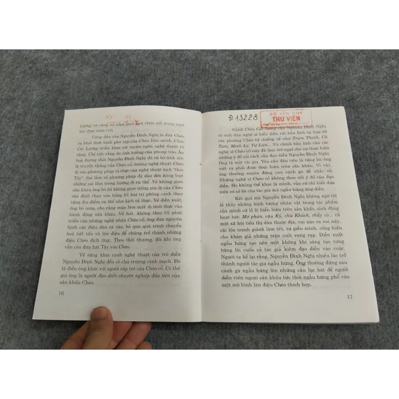 TRẦN BẢNG ĐẠO DIỄN CHÈO 588685