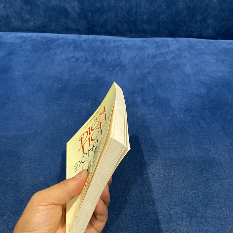 ĐIỂN TÍCH ĐÔNG TÂY (XB 2001) 593512
