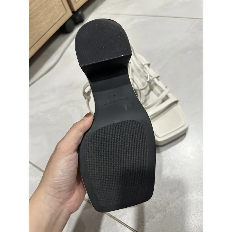 Giày sandal dây charles and keith size 37 992789