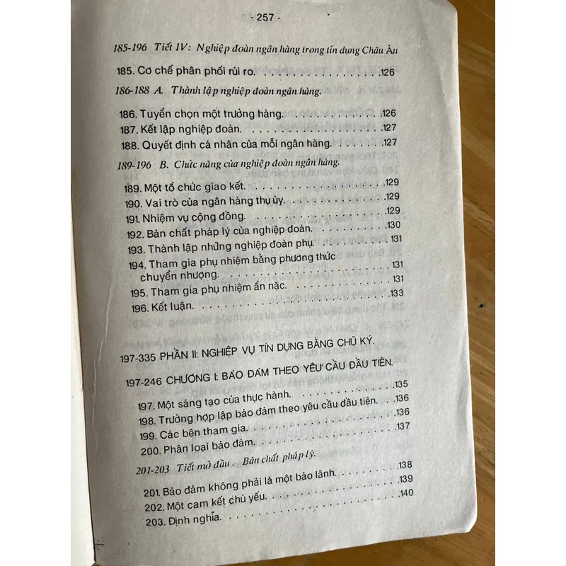 [luật - tài chính] Luật quốc tế về ngân hàng - Jean Pierre Mattout 707604