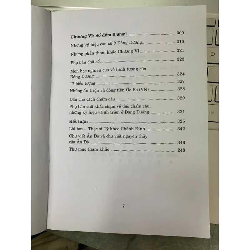NGHIÊN CỨU CHỮ VIẾT CỔ TRÊN BIA KÝ Ở ĐÔNG DƯƠNG - THÁI VĂN CHẢI 709420