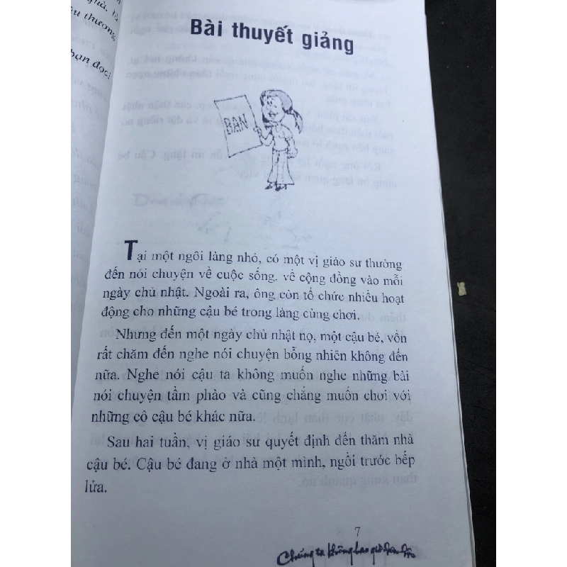 Chúng ta không bao giờ đơn độc 2005 mới 70% ố bẩn nhẹ Mai Hương HPB0906 SÁCH VĂN HỌC 164749