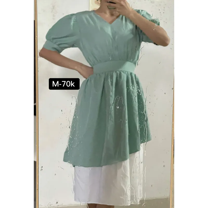 Váy xanh thắt sau lưng 674176