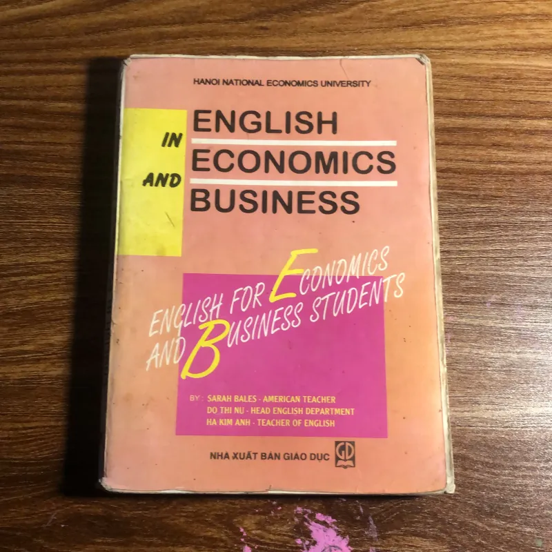 English in economics and business  989807