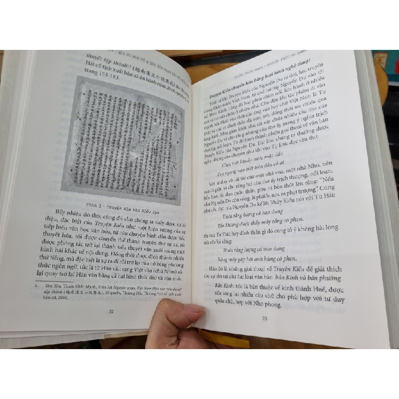 TỰ SỰ TRUYỆN KIỀU QUA 20 BẢN TỔ VÀ BÀI BẢN NHẠC TÀI TỬ MIỀN NAM (Hoàng Thân Nguyễn Phúc An) (Bản đặc biệt, Chữ ký tác giả) 136679