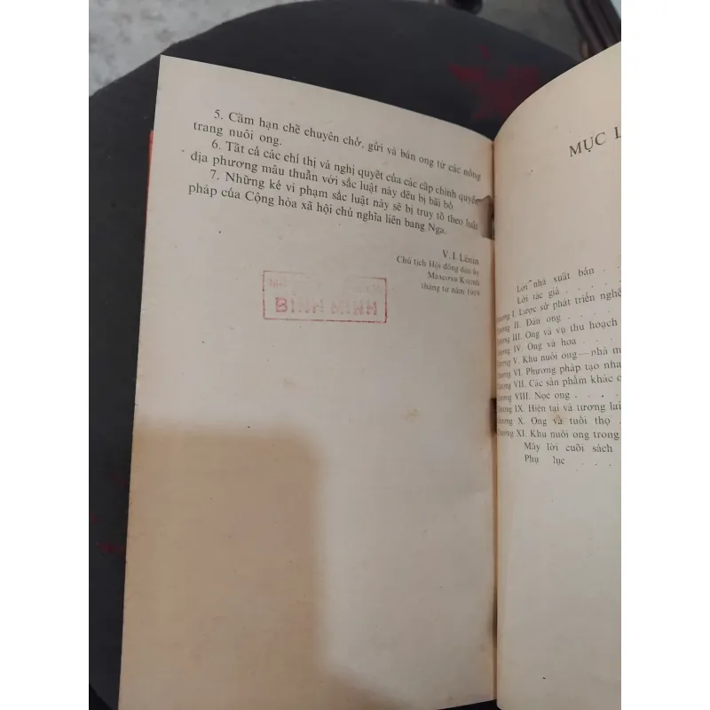 Ong mật phục vụ con người  của Ioiris  999669