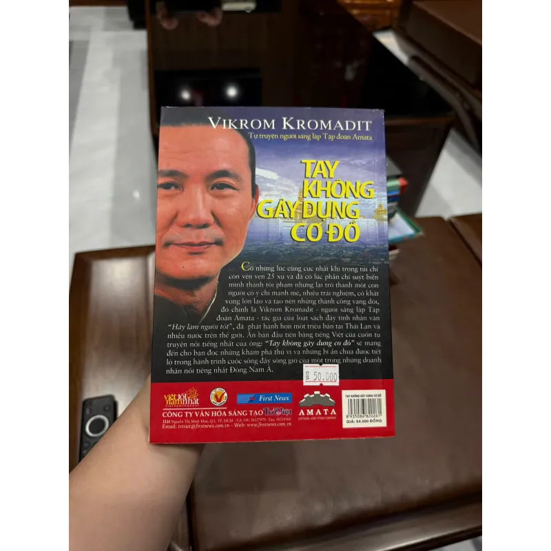 TAY KHÔNG GÂY DỰNG CƠ ĐỒ – Vikrom Kromadit- K3 1003707