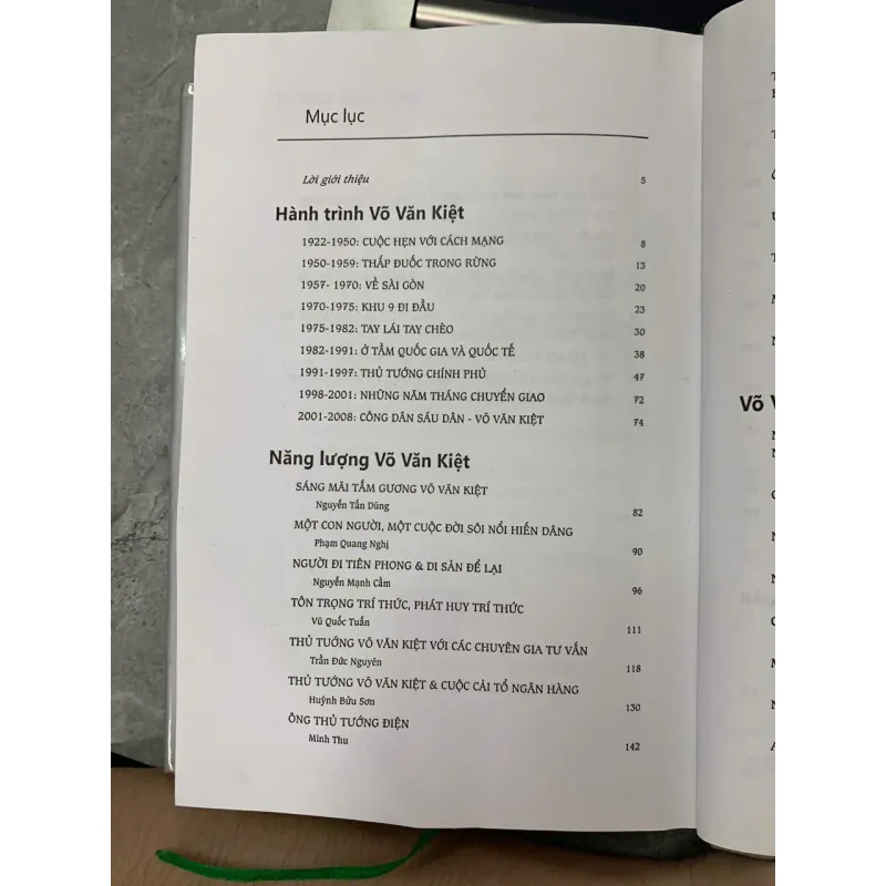 VÕ VĂN KIỆT NGƯỜI THẮP LỬA - NHIỀU TÁC GIẢ 699564