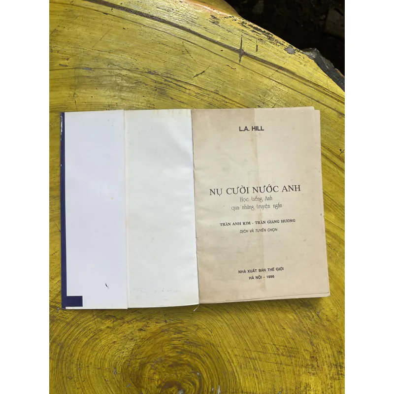 NỤ CƯỜI NƯỚC ANH- SONG NGỮ 596100