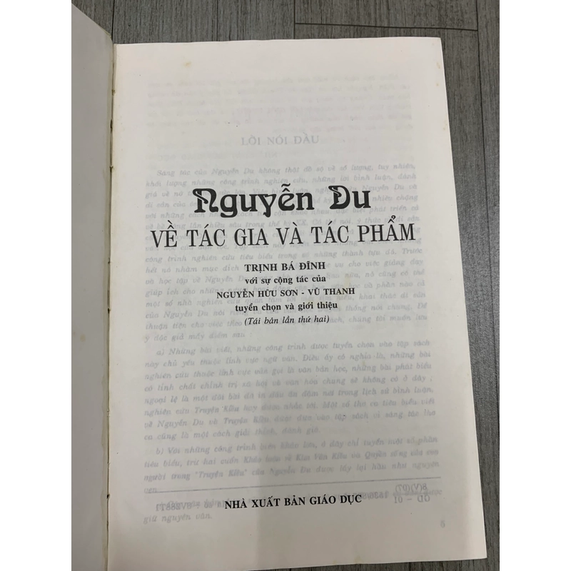 Nguyễn du về tác gia và tác phẩm. 10a1 545187