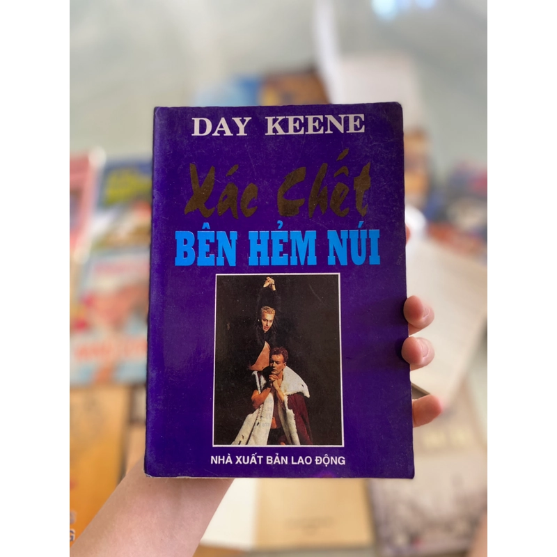 Xác chết Bên Hẻm Núi - Day Keene 291223