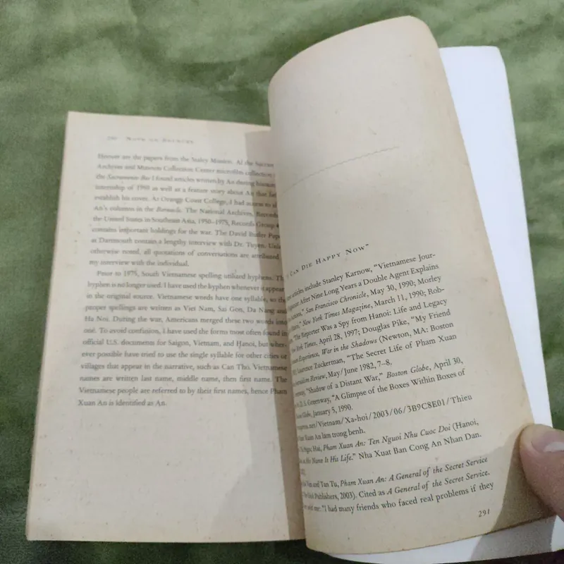 Perfect Spy Larry Berman - Phạm Xuân Ẩn 722483