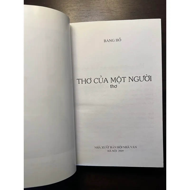 Băng Hồ - Thơ của một người (kèm chữ ký tặng) 606265