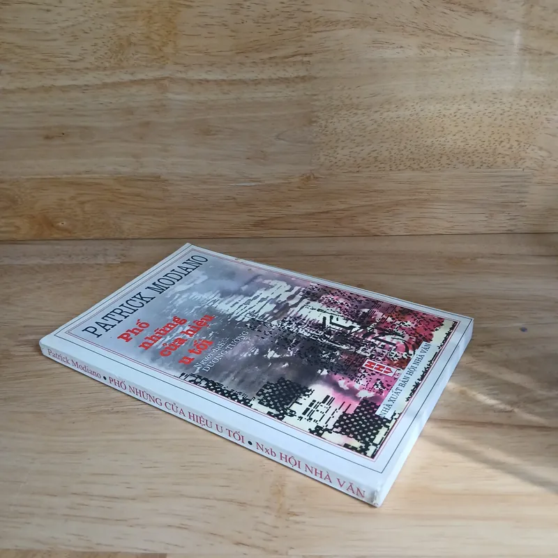 Phố Những Cửa Hiệu U Tối - Patrick Modiano (Dương Tường dịch) 192302