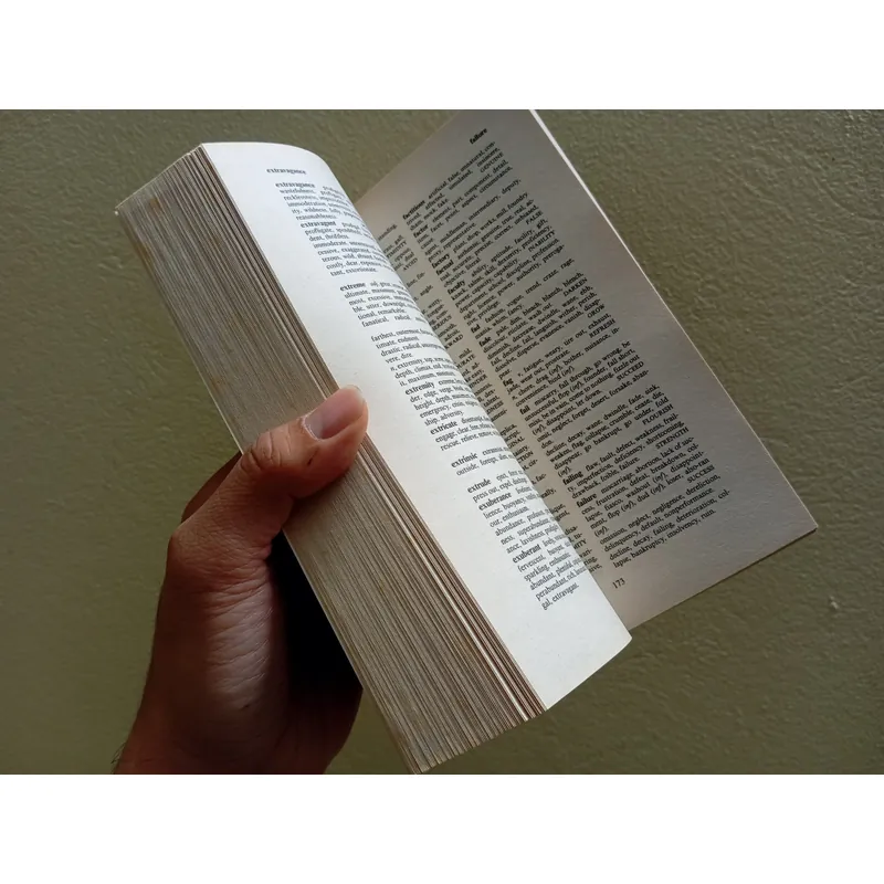 Thesaurus the penguin A-Z, sách ngoại văn tiếng Anh english book  719416