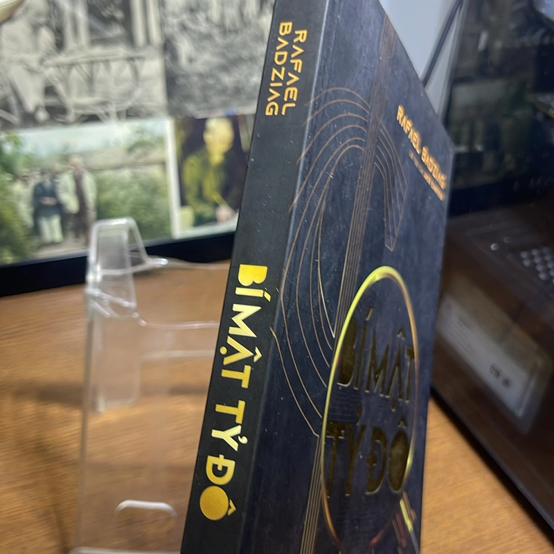 Bí mật tỷ đô Rafael Badziag 508294