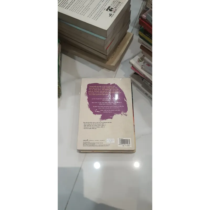 "Ngai Vàng Lửa" của tác giả Rick Riordan 👣 691541