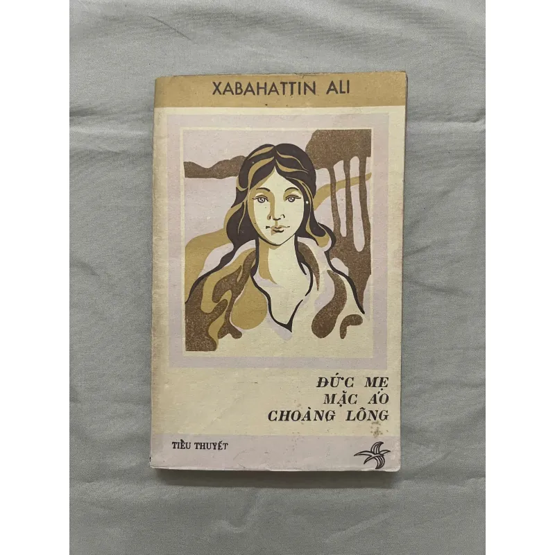 ĐỨC MẸ MẶC ÁO CHOÀNG LÔNG - Sabahattin Ali 993413