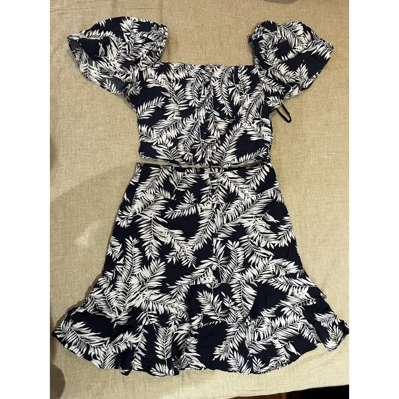 Bộ đầm thời trang Ivy, size M, mầu xanh dương hoạ tiết trắng, còn mới 1010673