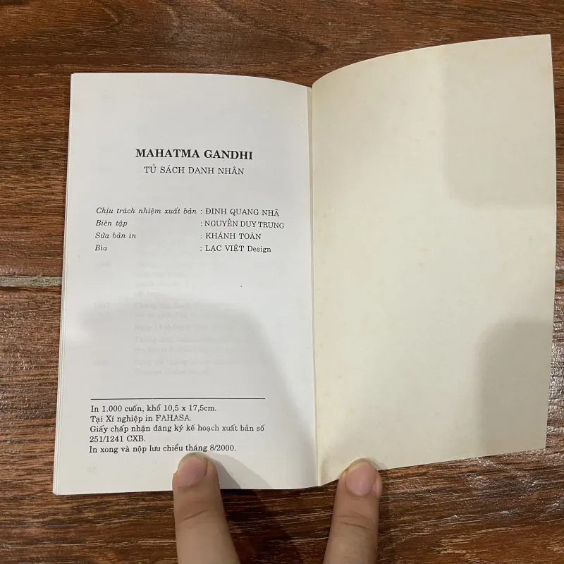 Mahatma Gandi - Michael Nicholson (8) 1004041