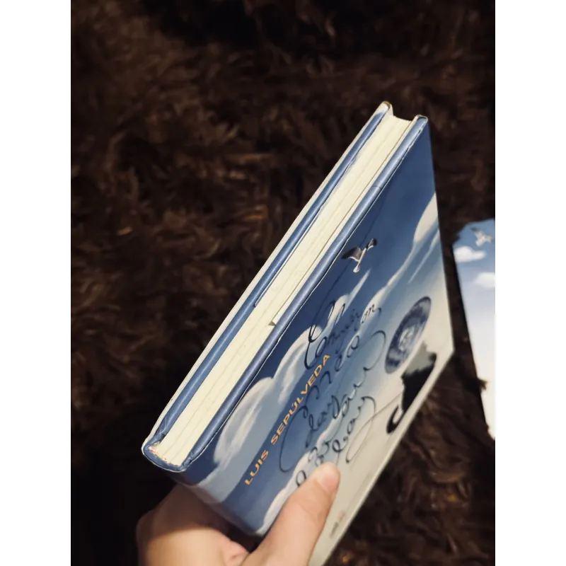 Chuyện con mèo dạy hải âu bay (bìa cứng + bookmark) 997870